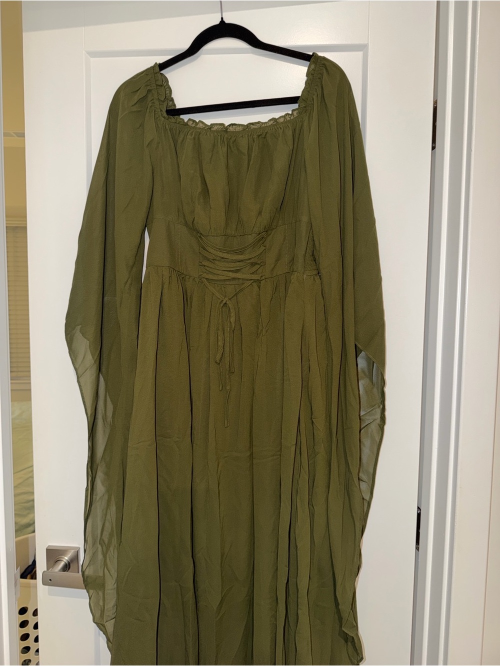 Vintage inspired Scarlet Darkness dress with pockets